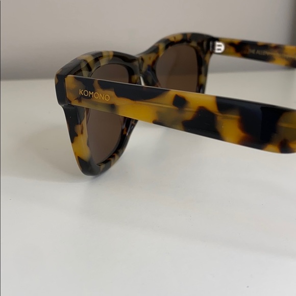 Komono Allen Tortoise Demi New Sunglasses brown tan wayfarer - Picture 14 of 16